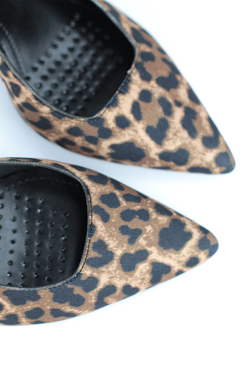 Lavender Esnek Yumuşak Kaymaz Taban (6-8 cm) Leopar Açık Lastikli Kadın Topuklu Ayakkabı