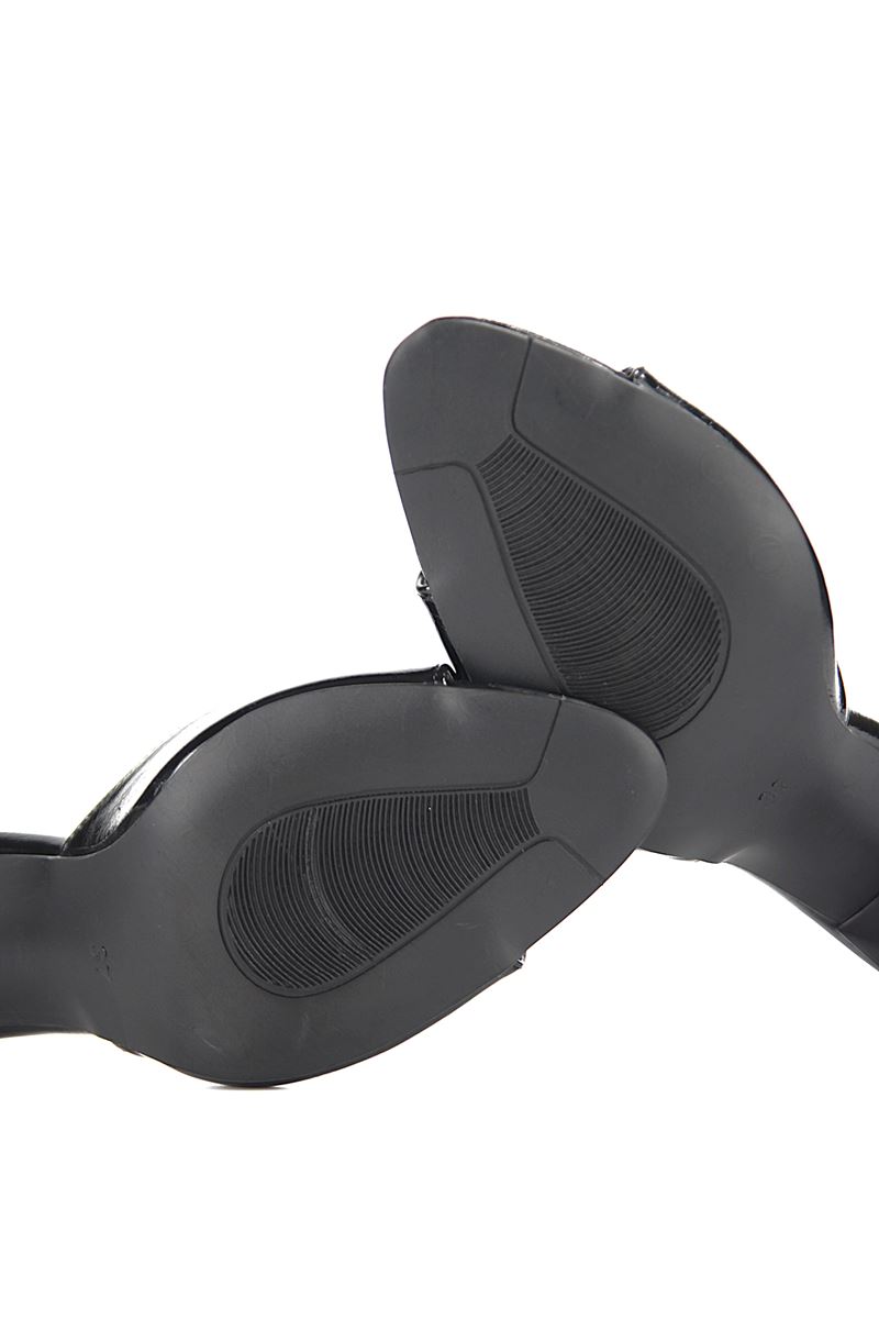 Mirelya Esnek Yumuşak Kaymaz Taban (8 cm) Siyah Rugan Metal Fiyonk Detaylı Kadın Topuklu Terlik