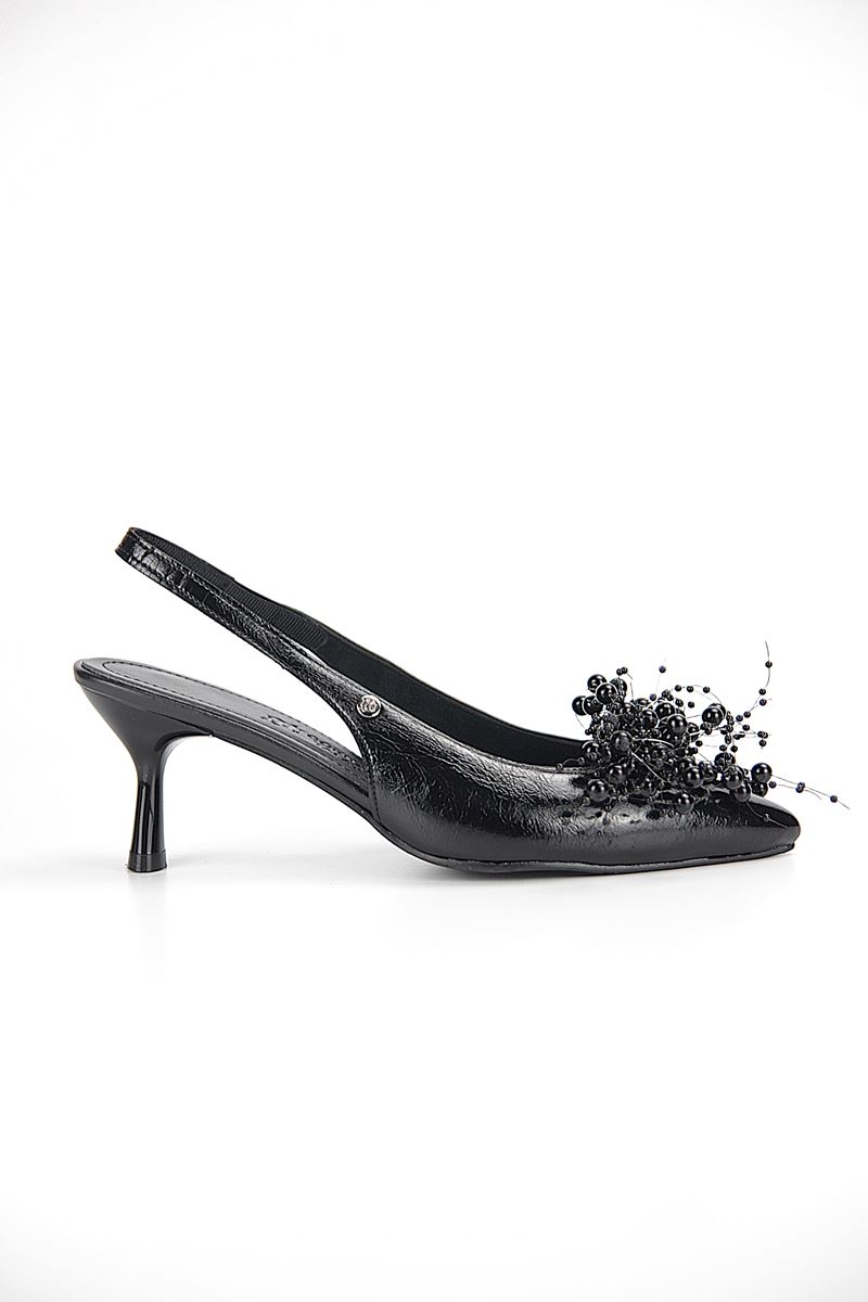 Noir Esnek Yumuşak Kaymaz Taban (4 cm) Siyah Rugan El Yapımı Boncuk Detaylı Açık Lastikli Kadın Topuklu Ayakkabı