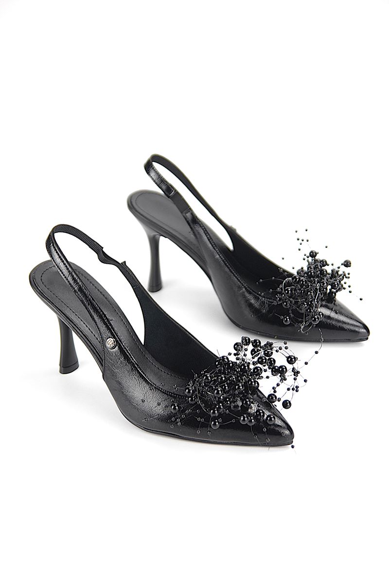 Black Beads Esnek Yumuşak Kaymaz Taban (8 cm) Siyah Rugan El Yapımı Boncuk Detaylı Açık Lastikli Kadın Topuklu Ayakkabı