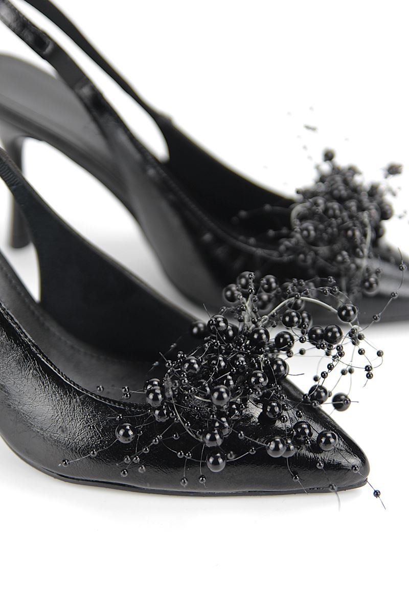 Black Beads Esnek Yumuşak Kaymaz Taban (8 cm) Siyah Rugan El Yapımı Boncuk Detaylı Açık Lastikli Kadın Topuklu Ayakkabı