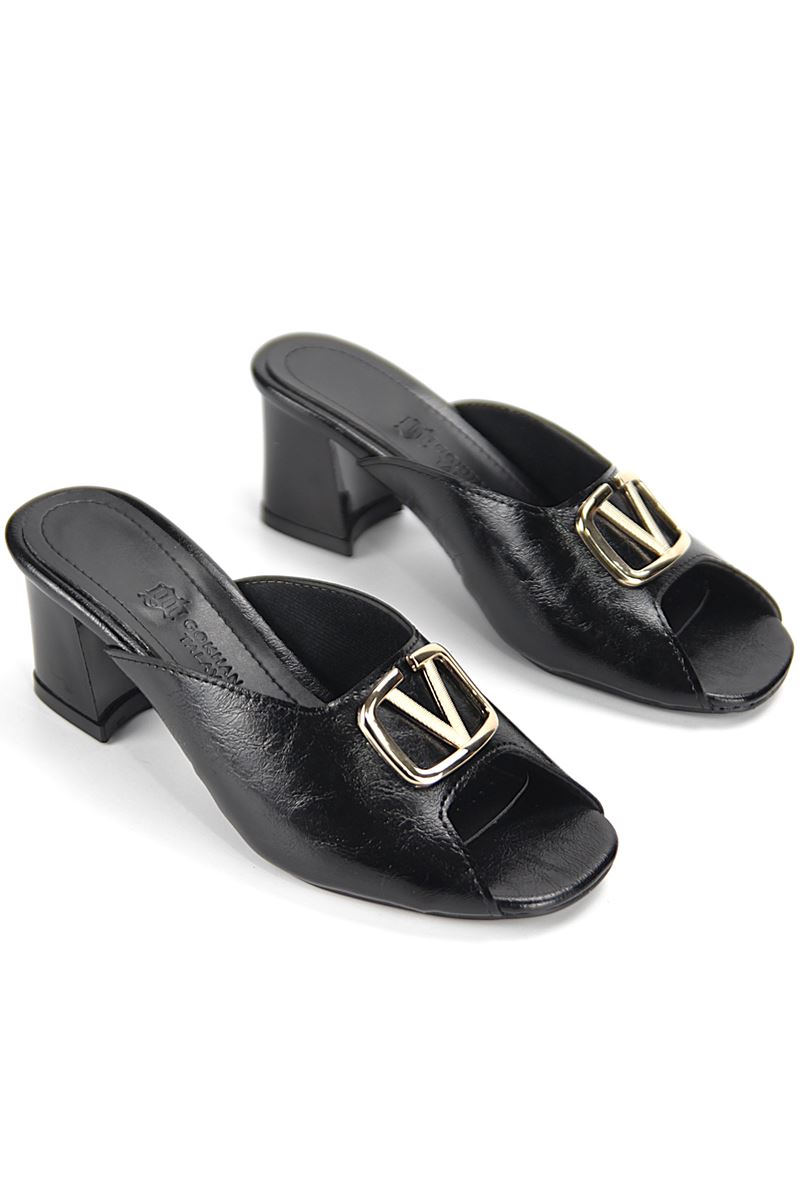 Vespera Esnek Yumuşak Kaymaz Taban (4 cm) Siyah Rugan V Toka Kadın Kalın Topuklu Terlik