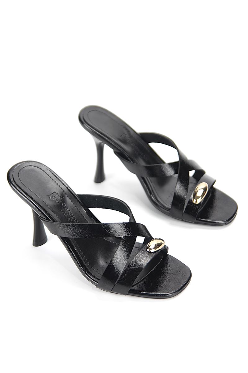 Cressida Esnek Yumuşak Kaymaz Taban (8 cm) Siyah Rugan  Çapraz Bantlı Tokalı Kadın Topuklu Terlik