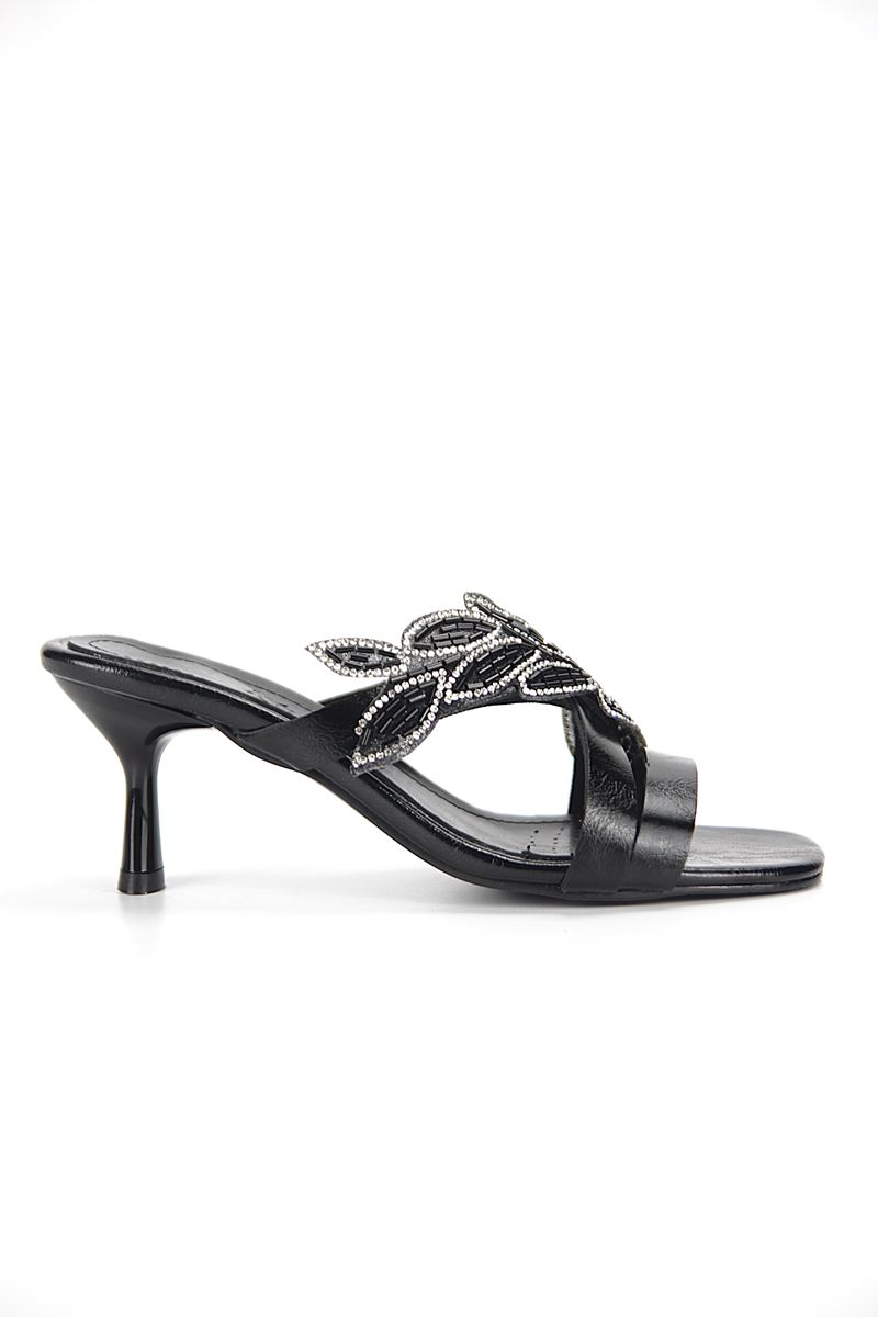 Daphne Esnek Yumuşak Kaymaz Taban (4 cm) Siyah Rugan Taşlı Yaprak Detaylı Kadın Topuklu Terlik