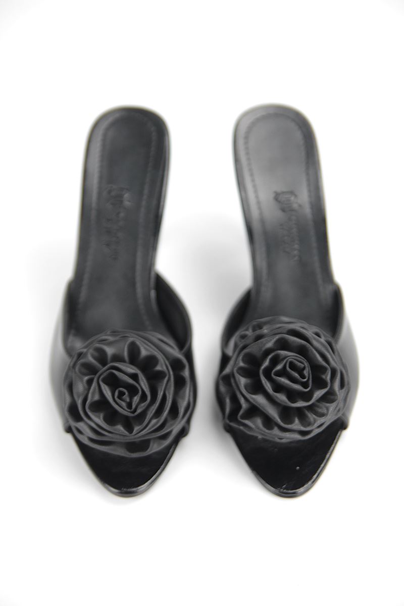 Rosalie Esnek Yumuşak Kaymaz Taban (8 cm) Siyah Rugan El Yapımı Gül Detaylı Kadın Topuklu Terlik