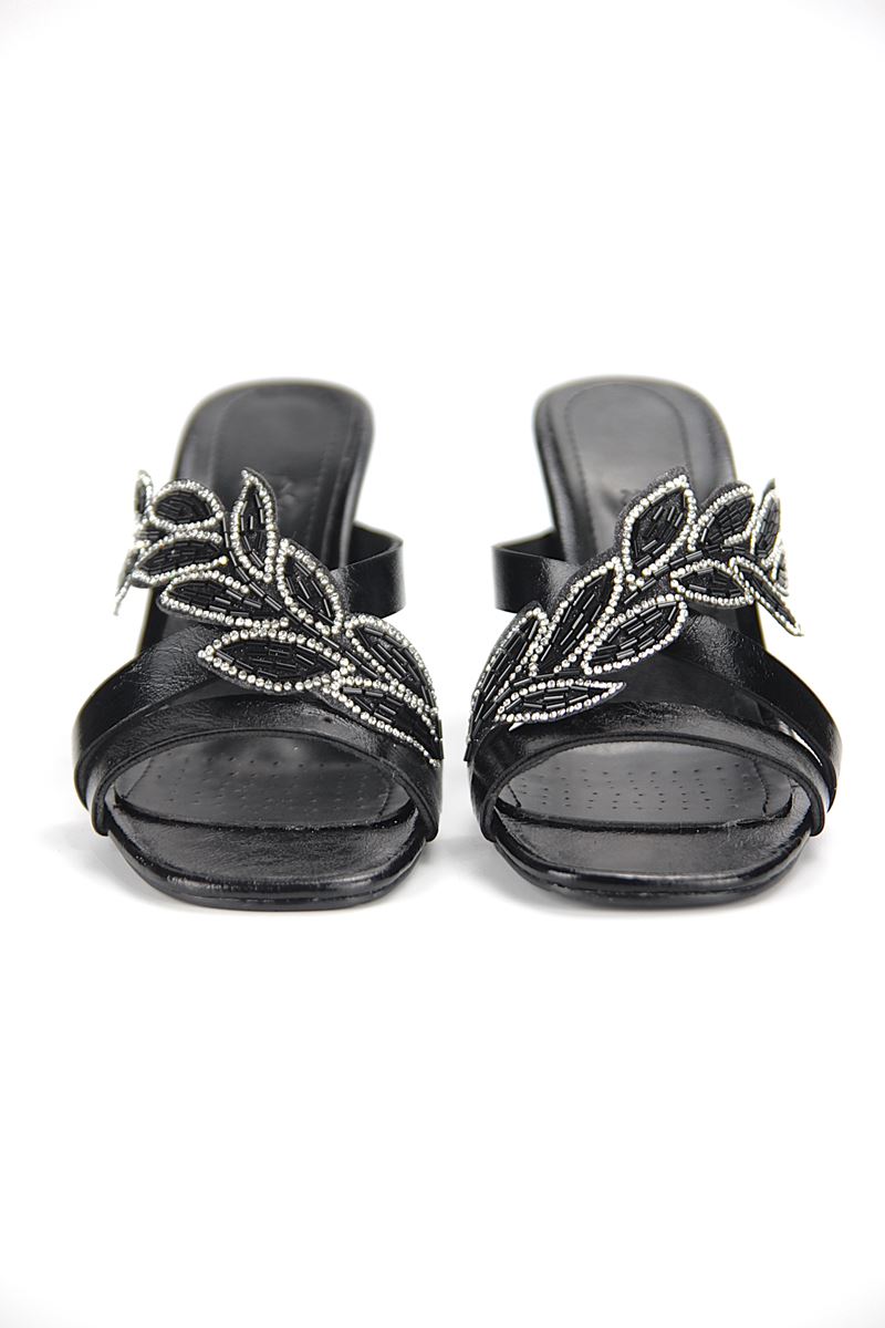 Tamara Esnek Yumuşak Kaymaz Taban (8 cm) Siyah Rugan Taşlı Yaprak Detaylı Kadın Topuklu Terlik