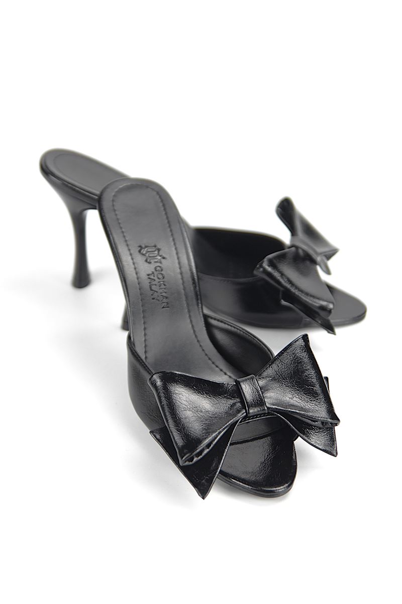 Ribbon Esnek Yumuşak Kaymaz Taban (8 cm) Siyah Rugan Fiyonk Detaylı Kadın Topuklu Terlik