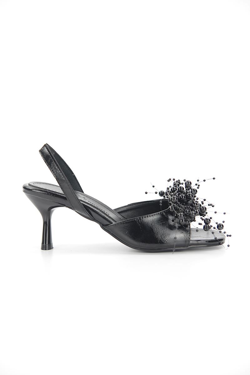 Virella Esnek Yumuşak Kaymaz Taban (4 cm) Siyah Rugan El Yapımı Boncuk Detaylı Kadın Topuklu Ayakkabı