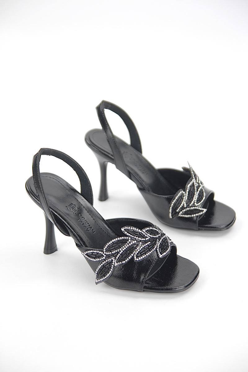 Norin Esnek Yumuşak Kaymaz Taban (8 cm) Siyah Rugan Taşlı Yaprak Detaylı Kadın Topuklu Ayakkabı