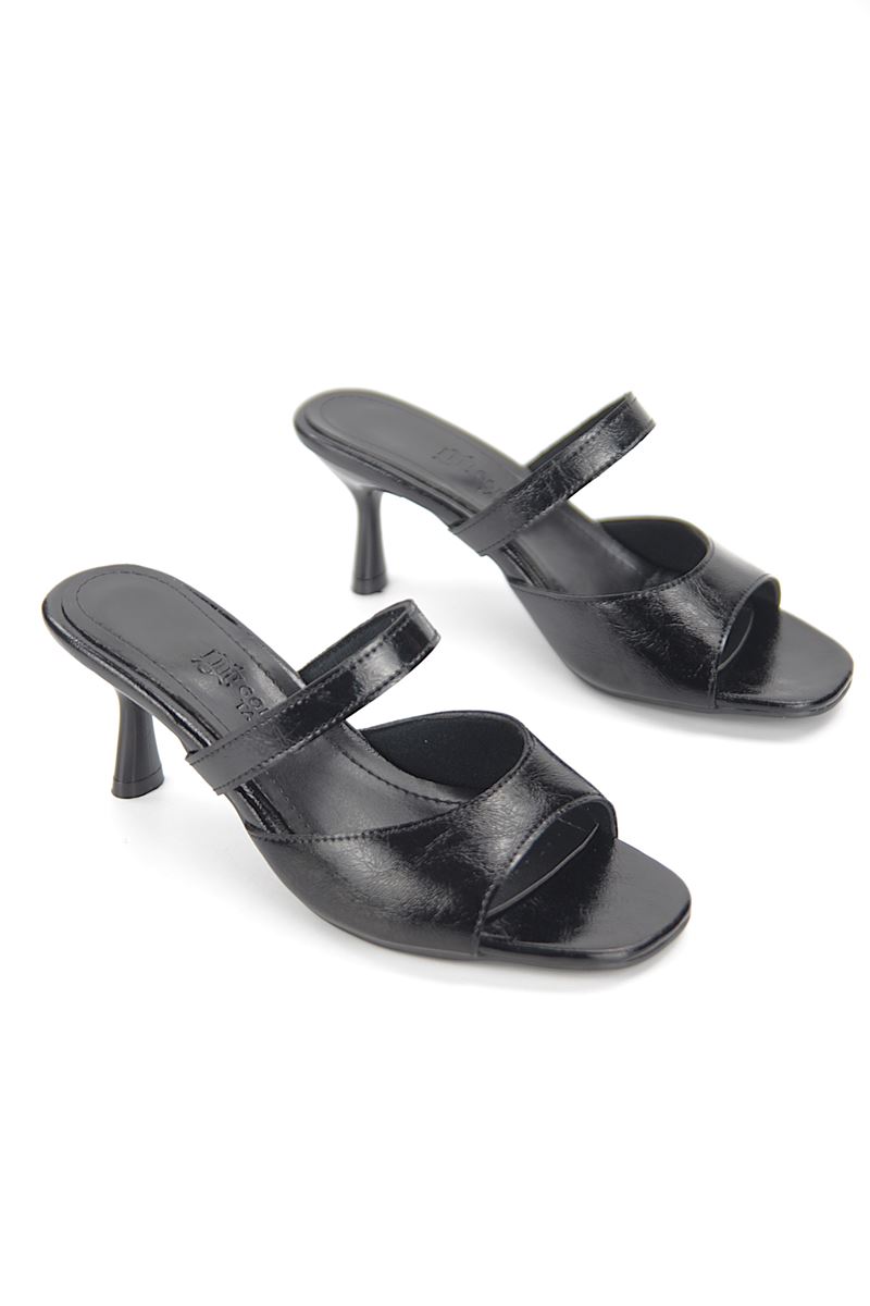 Avelin Esnek Yumuşak Kaymaz Taban (4 cm) Siyah Rugan Tek Bant Topuklu Terlik