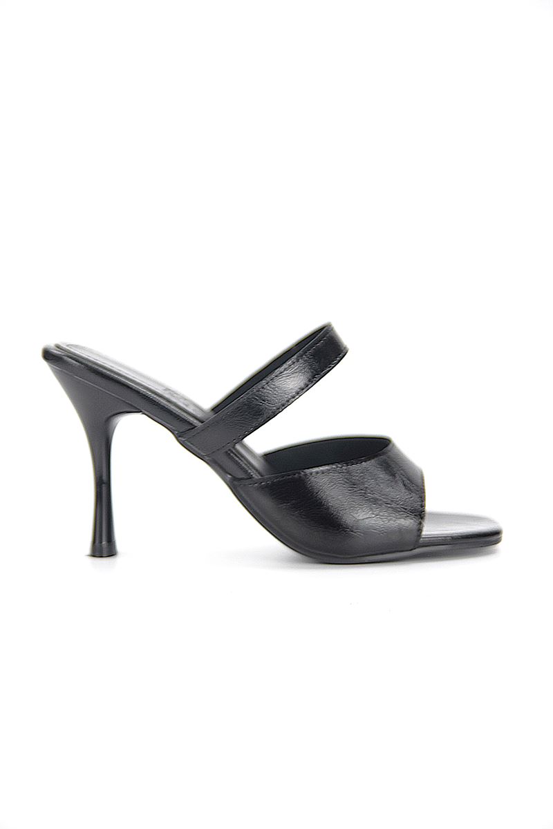 Elanor Esnek Yumuşak Kaymaz Taban (8 cm) Siyah Rugan Tek Bant Topuklu Terlik