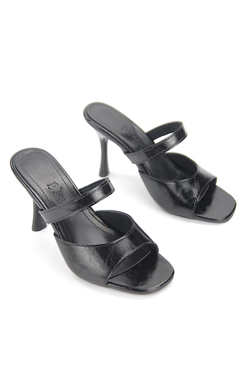 Elanor Esnek Yumuşak Kaymaz Taban (8 cm) Siyah Rugan Tek Bant Topuklu Terlik