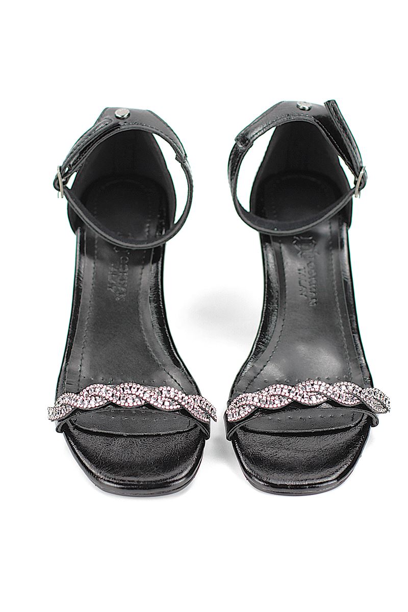 Audrey Esnek Yumuşak Kaymaz Taban (4 cm) Siyah Rugan Burgu Gümüş Bantlı Kadın Topuklu Ayakkabı