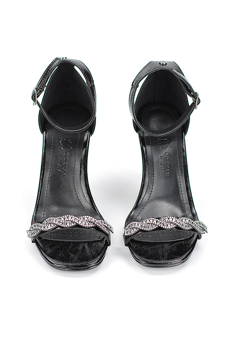 Evelyn Esnek Yumuşak Kaymaz Taban (8 cm) Siyah Rugan Burgu Gümüş Bantlı Kadın Topuklu Ayakkabı