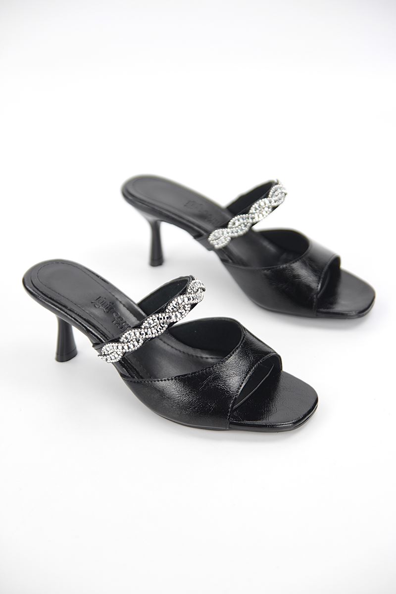 Lyra Esnek Yumuşak Kaymaz Taban (4 cm) Siyah Rugan  Tek Bant Burgu Gümüş Bantlı Kadın Topuklu Terlik