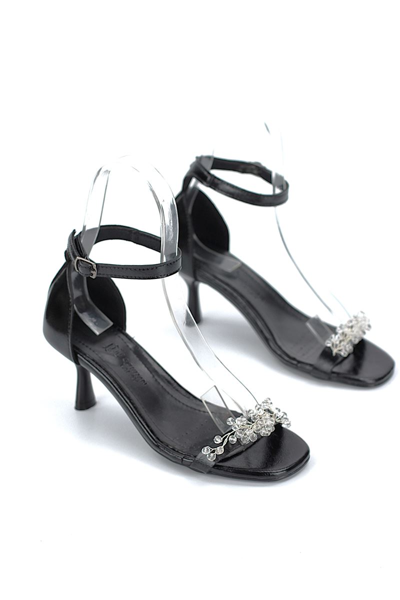 Pearl Esnek Yumuşak Kaymaz Taban (4 cm) Siyah Rugan El Yapımı Şeffaf Boncuk Detaylı Kadın Topuklu Ayakkabı