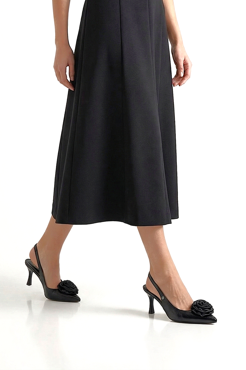 Rosalind Esnek Yumuşak Kaymaz Taban (8 cm) Siyah Rugan El Yapımı Gül Detaylı  Kadın Topuklu Terlik