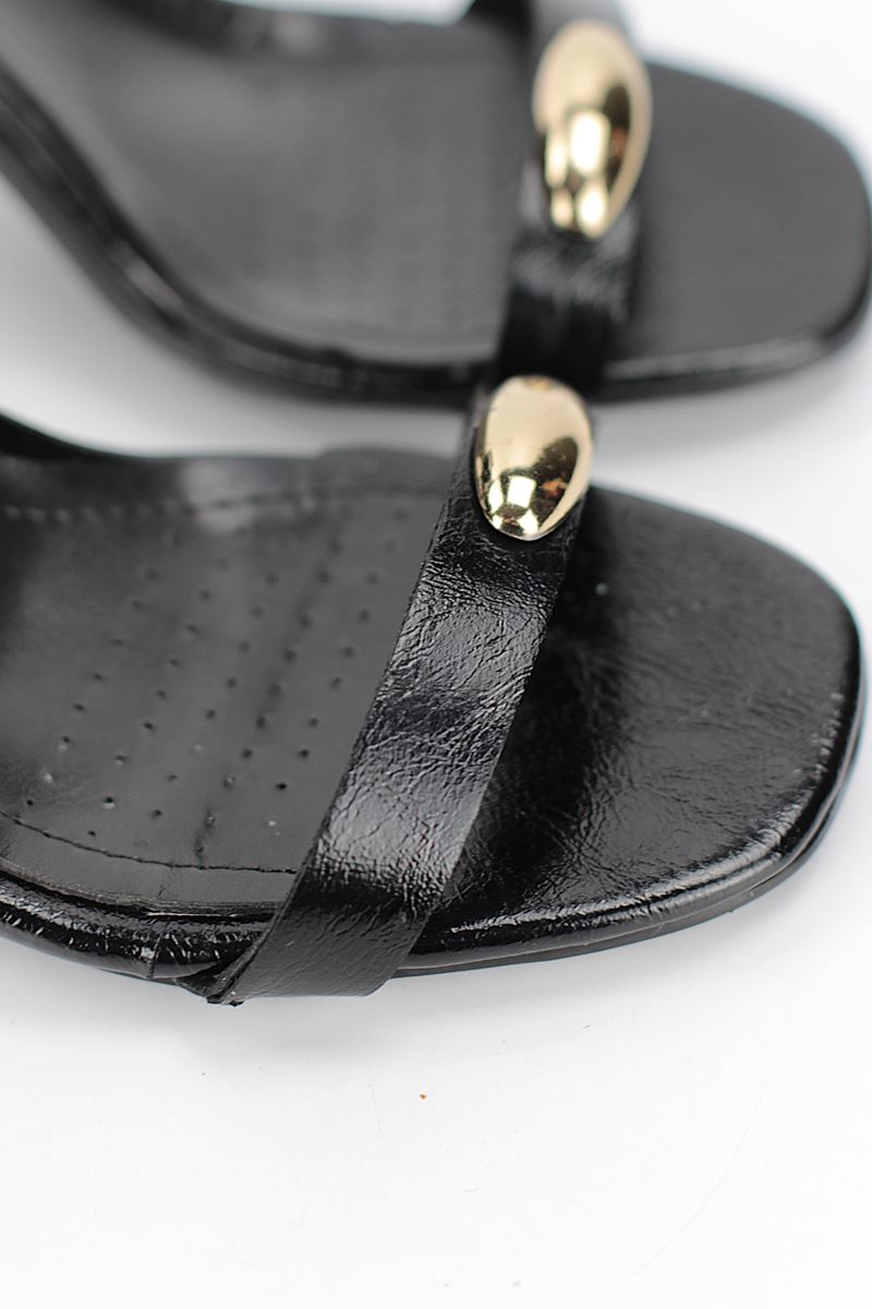 Florine Esnek Yumuşak Kaymaz Taban (8 cm) Siyah Rugan  Tek Bantlı Tokalı Kadın Topuklu Ayakkabı