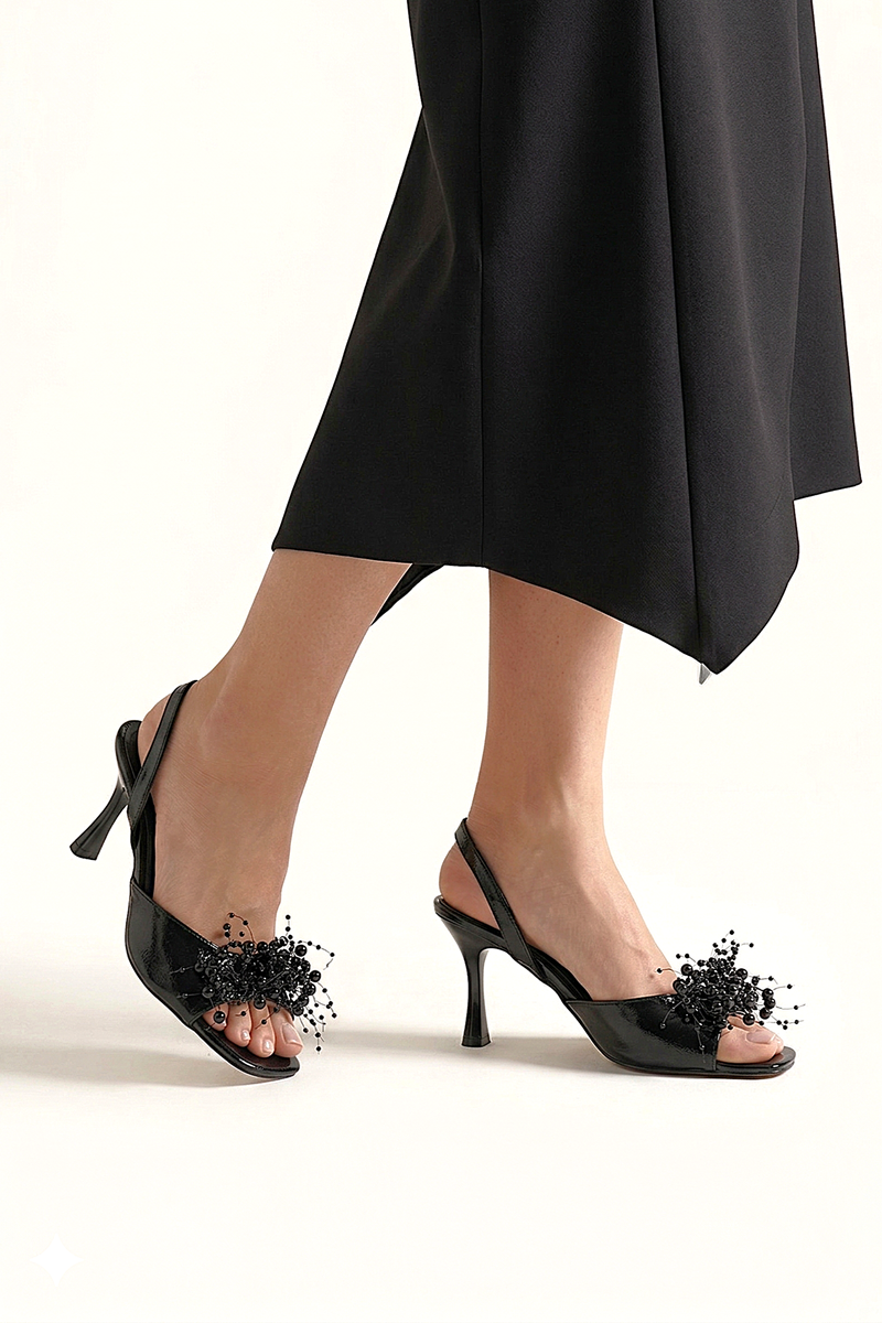 Luvira Esnek Yumuşak Kaymaz Taban (8 cm) Siyah Rugan El Yapımı Boncuk Detaylı Kadın Topuklu Ayakkabı