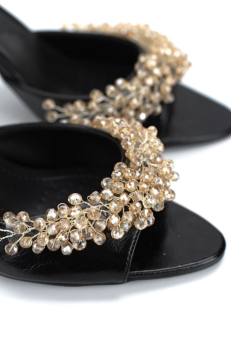 Lucine Esnek Yumuşak Kaymaz Taban (8 cm) Siyah Rugan El Yapımı Altın Boncuklu Kadın Topuklu Terlik 