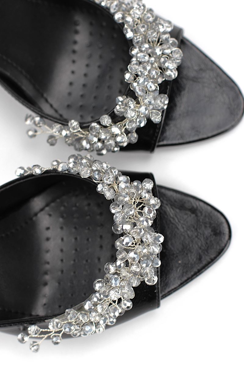 Lucine Esnek Yumuşak Kaymaz Taban (8 cm) Rugan Siyah  El Yapımı Gümüş Boncuk Detaylı Kadın Topuklu Terlik 