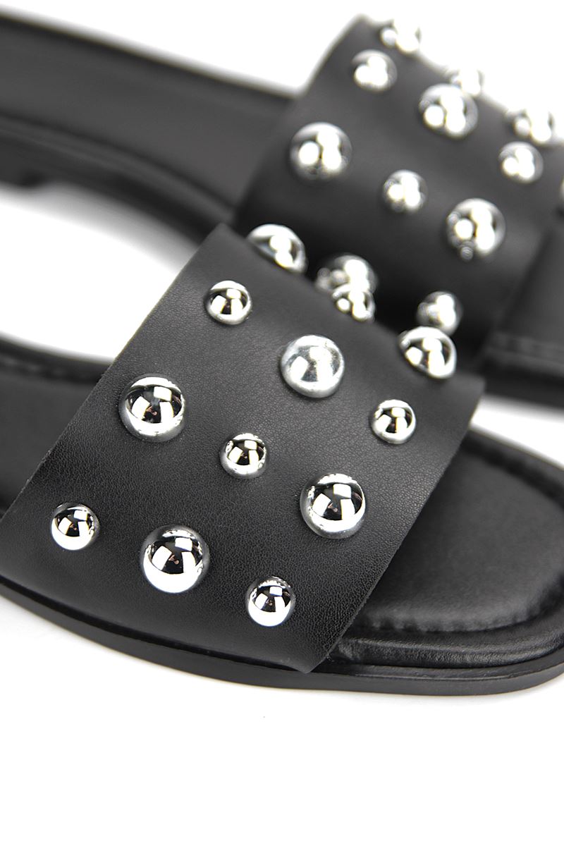 May Kadın Gümüş Zımba Toka Detaylı Siyah Cilt Terlik