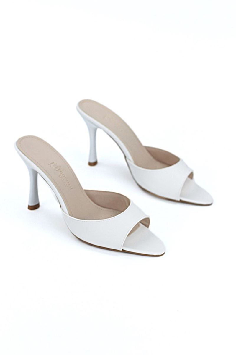 Zafira Esnek Yumuşak Kaymaz Taban (8 cm) Beyaz Cilt Kadın Topuklu Terlik