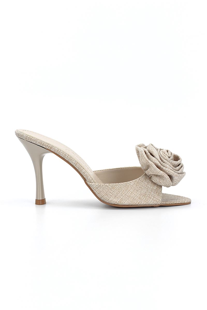 Rosalie Esnek Yumuşak Kaymaz Taban (8 cm) Bej Keten El Yapımı Gül Detaylı Kadın Topuklu Terlik