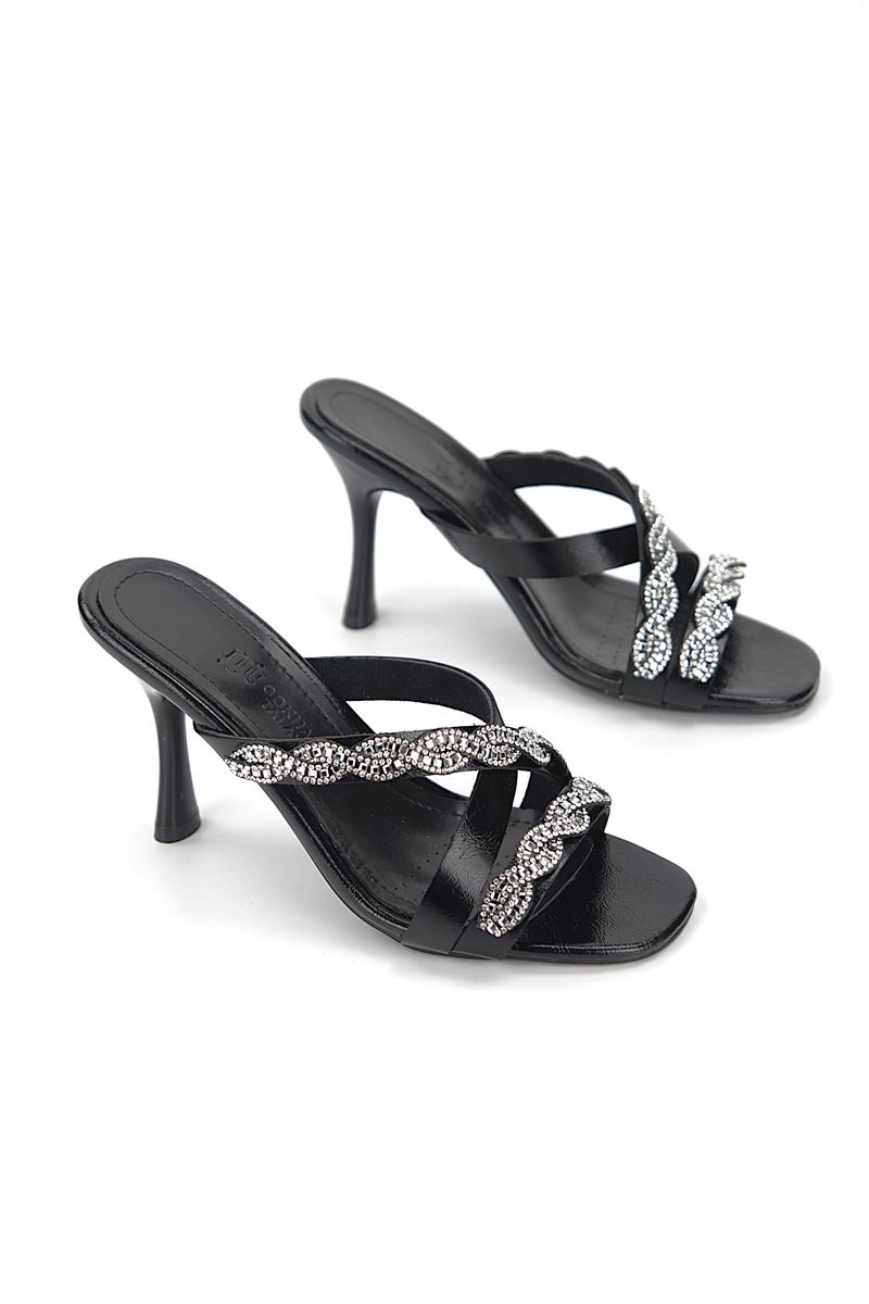 Velmora Esnek Yumuşak Kaymaz Taban (8 cm) Siyah Rugan  Çapraz Çift Sıra Burgu Gümüş Taş Kadın Topuklu Terlik