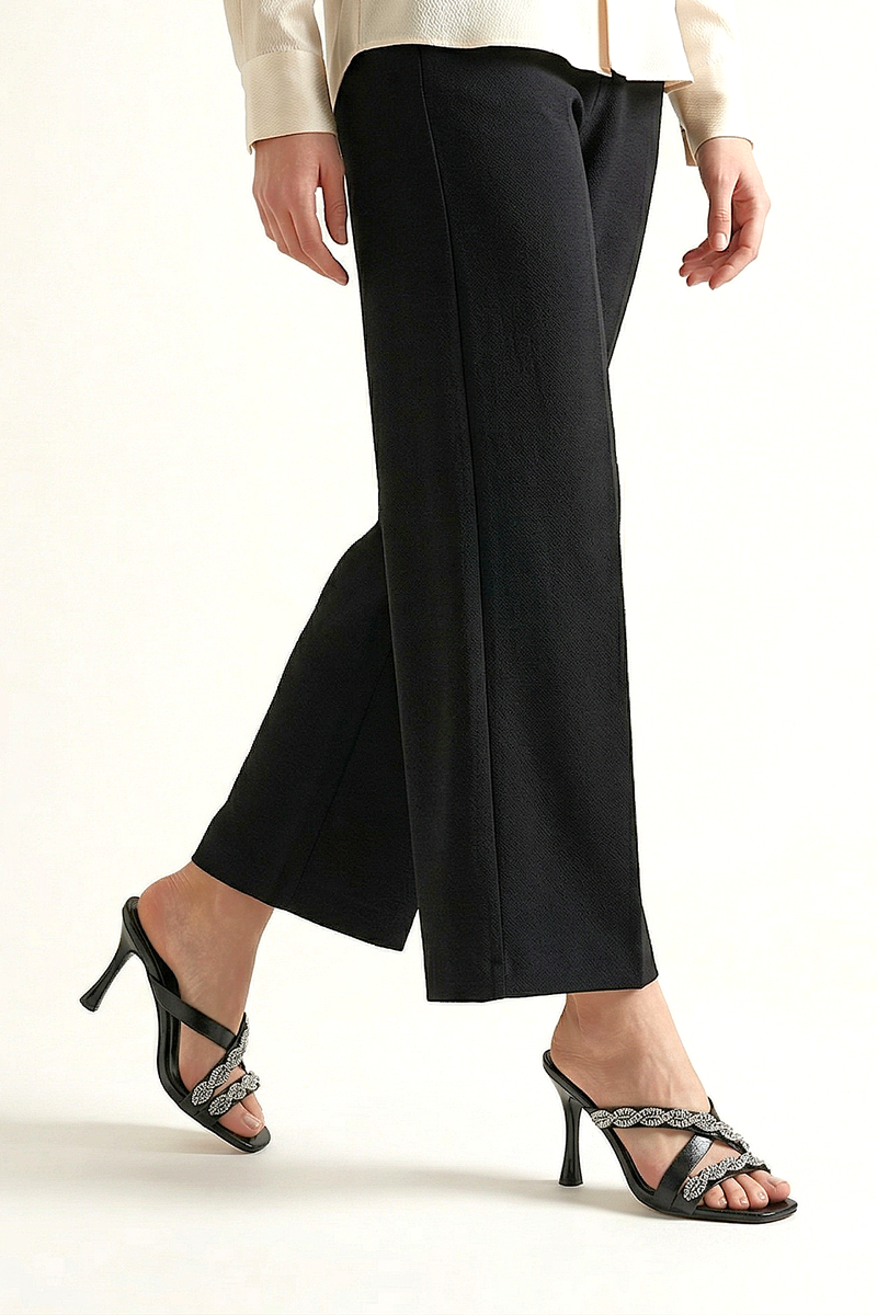 Velmora Esnek Yumuşak Kaymaz Taban (8 cm) Siyah Rugan  Çapraz Çift Sıra Burgu Gümüş Taş Kadın Topuklu Terlik