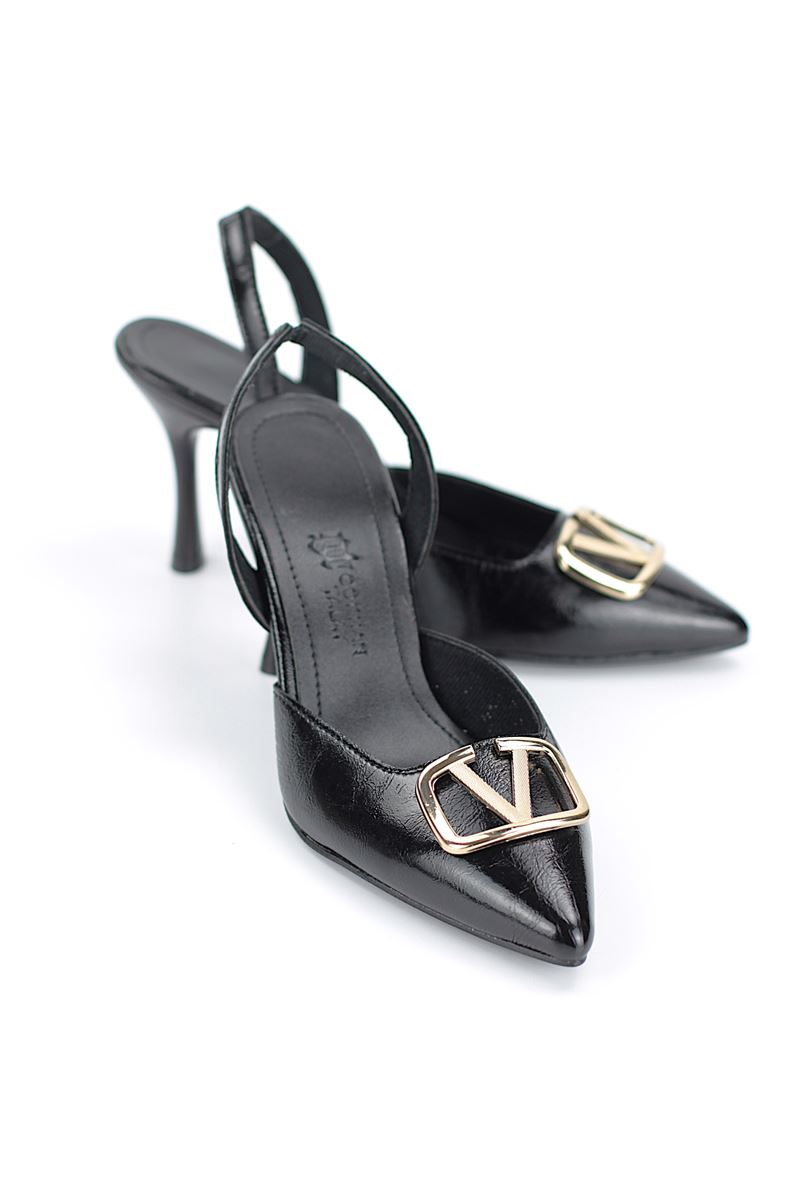 Aurelia Esnek Kaymaz Taban Siyah Rugan (8 cm)  Altın V Toka Detaylı Kadın Topuklu Ayakkabı