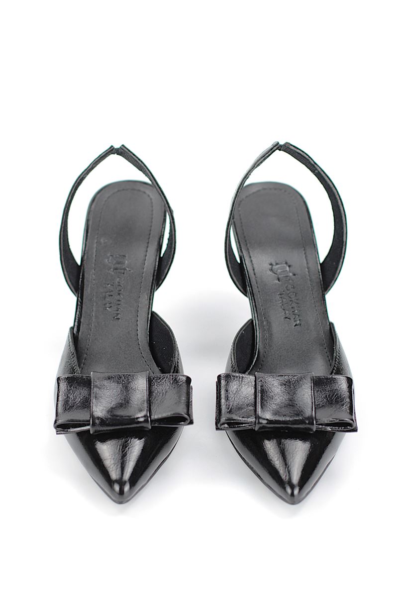 Lunera Esnek Kaymaz Taban Siyah Rugan (8 cm) Köşe Fiyonk Toka Detaylı Kadın Topuklu Ayakkabı