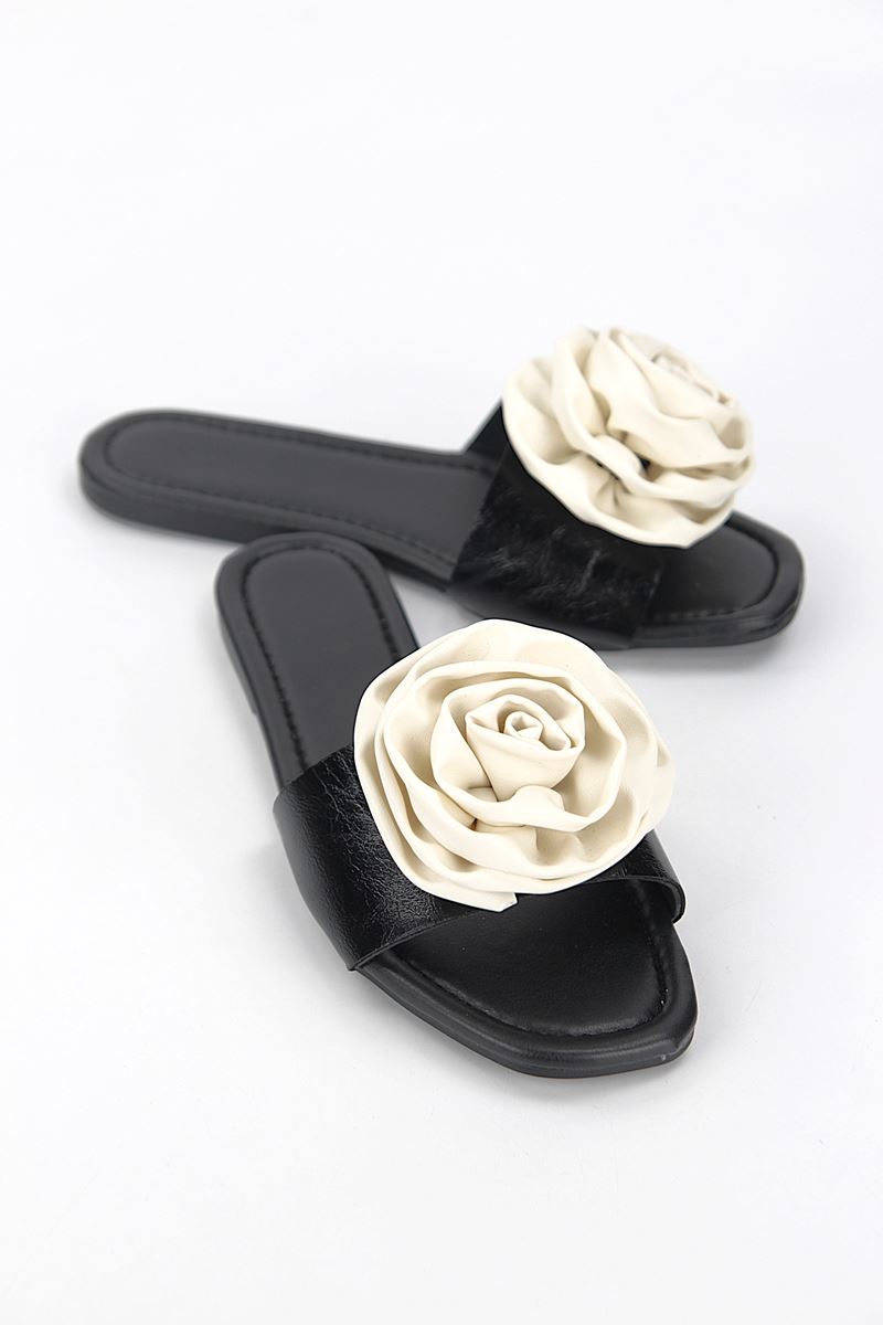 Velrosa Siyah Rugan El Yapımı Beyaz Gül Detaylı Kadın Terlik