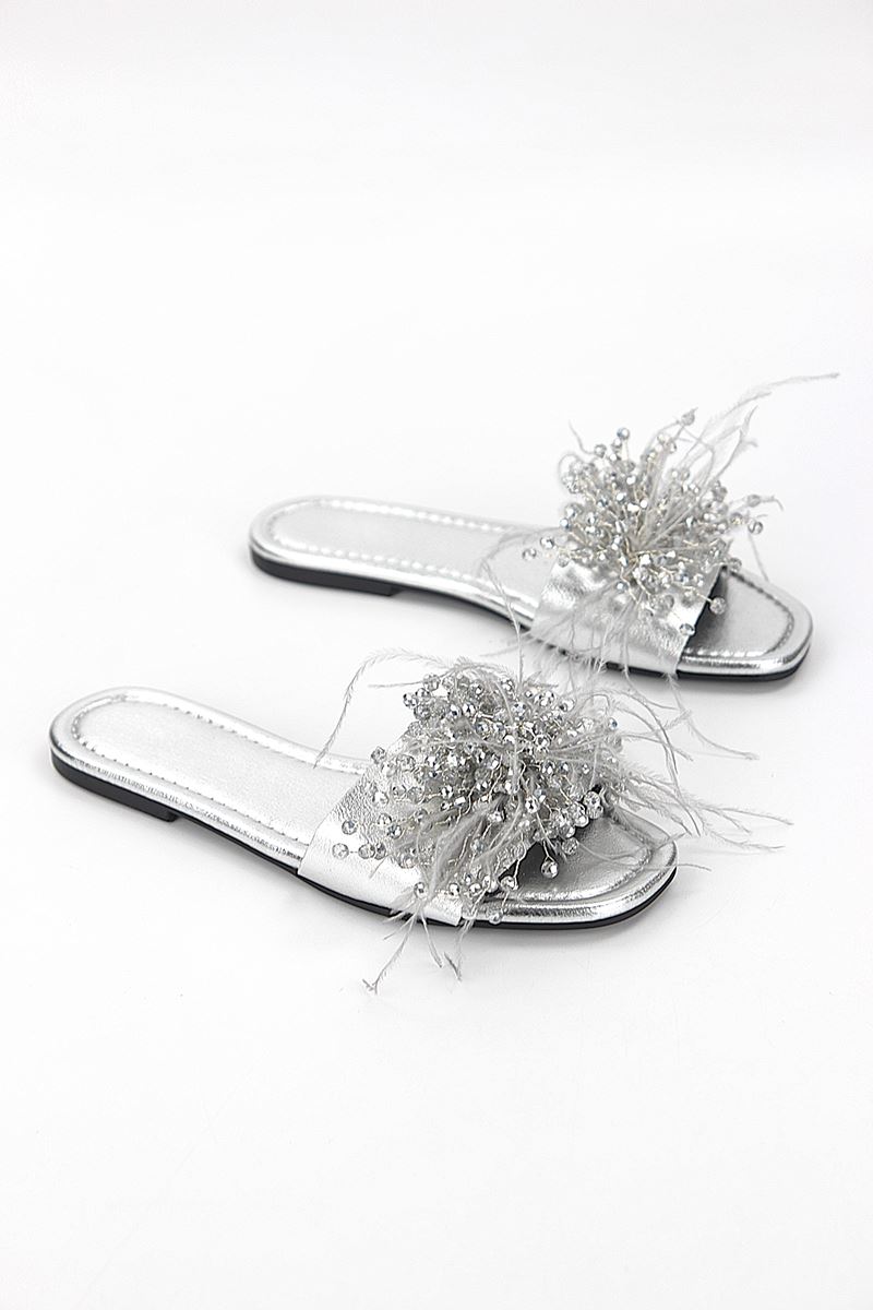 Paloma Lame Metalik El Yapımı Tüylü Boncuk Taş Detaylı Kadın Terlik