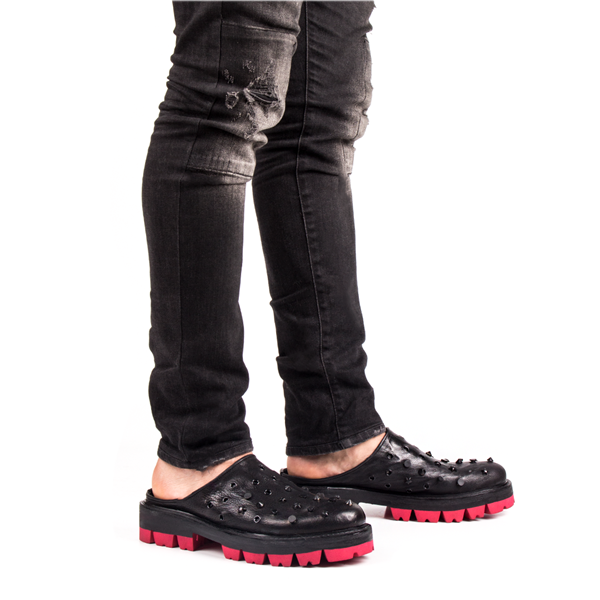 Signature K-Zımbalı Siyah-Kırmızı Deri Terlik