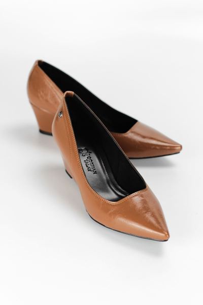 Pia Esnek Yumuşak Kaymaz Taban (4 cm) Kadın Dolgu Topuk Taba Rugan Ayakkabı