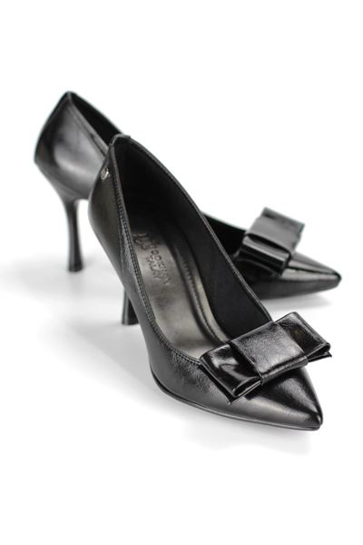 Polina Esnek Yumuşak Kaymaz Taban (8 cm) Siyah Rugan Köşe Fiyonk Kadın Topuklu Ayakkabı