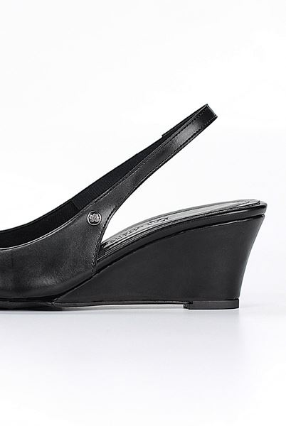 Belinda  Esnek Yumuşak Kaymaz Taban (4cm) Siyah Cilt  Açık Lastikli Kadın Dolgu Topuklu Ayakkabı