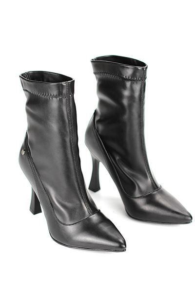 Isolde Siyah Cilt Esnek Yumuşak Kaymaz Taban (10cm) Yakalı Streç Bot