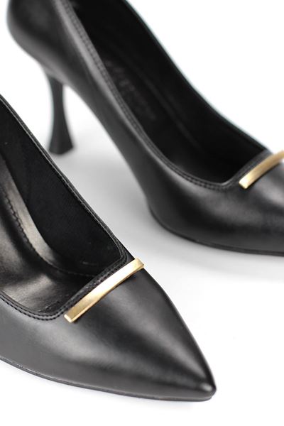 Arina Esnek Yumuşak Kaymaz Taban (8 cm) Siyah Cilt İnce Çubuk Toka Kadın Topuklu Ayakkabı
