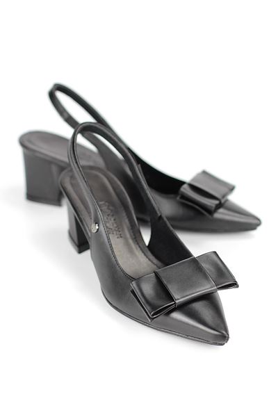 Nira Esnek Yumuşak Kaymaz Taban (4 cm) Siyah Cilt  Açık Lastikli Kadın Kalın Topuklu Köşe Fiyonklu Ayakkabı