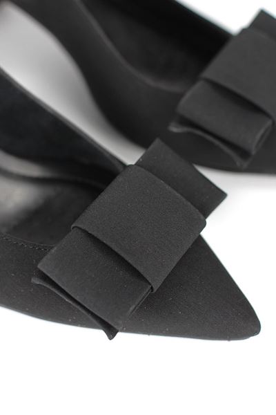 Nira Esnek Yumuşak Kaymaz Taban (4 cm) Siyah Süet  Açık Lastikli Kadın Kalın Topuklu Köşe Fiyonklu Ayakkabı