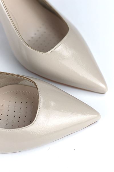 Vivienne Esnek Yumuşak Kaymaz Taban (7 cm) Bej Rugan Açık Lastikli Kadın Topuklu Ayakkabı