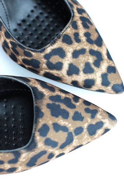 Biana  Esnek Yumuşak Kaymaz Taban (8 cm) Leopar Açık Lastikli Kadın Topuklu Ayakkabı