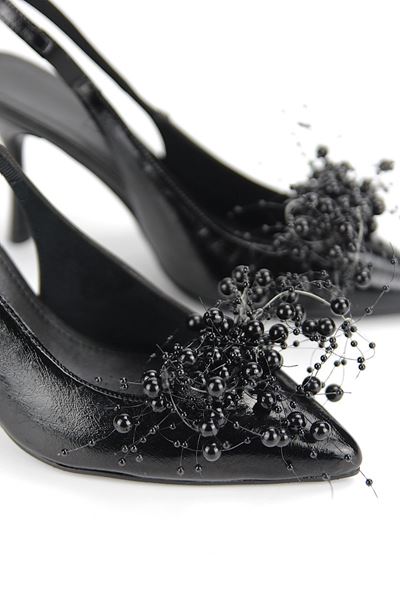 Black Beads Esnek Yumuşak Kaymaz Taban (8 cm) Siyah Rugan El Yapımı Boncuk Detaylı Açık Lastikli Kadın Topuklu Ayakkabı
