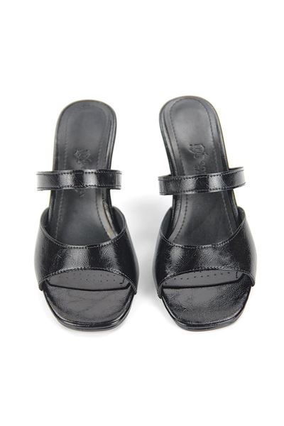 Elanor Esnek Yumuşak Kaymaz Taban (8 cm) Siyah Rugan Tek Bant Topuklu Terlik