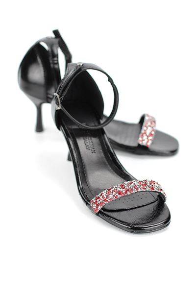 Vexira Esnek Yumuşak Kaymaz Taban (4 cm) Siyah Rugan  Kırmızı Taş Bantlı Kadın Topuklu Ayakkabı