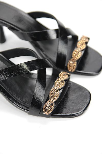 Lorena Esnek Yumuşak Kaymaz Taban (4 cm) Siyah Rugan  Çapraz Burgu Koyu Altın Bantlı Kadın Topuklu Terlik