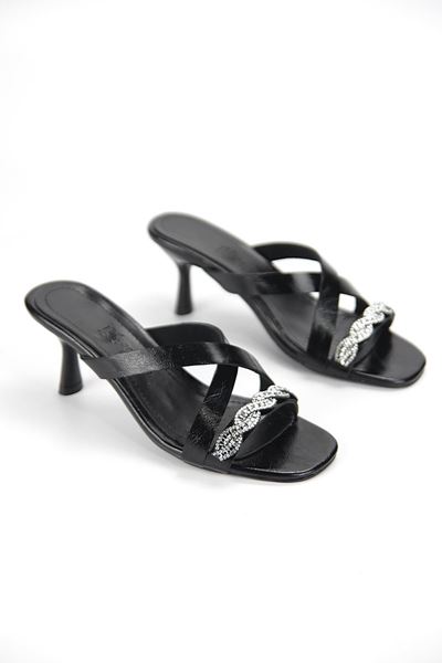 Lorena Esnek Yumuşak Kaymaz Taban (4 cm) Siyah Rugan  Çapraz Burgu Gümüş Bantlı Kadın Topuklu Terlik