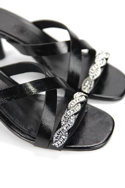 Lorena Esnek Yumuşak Kaymaz Taban (4 cm) Siyah Rugan  Çapraz Burgu Gümüş Bantlı Kadın Topuklu Terlik